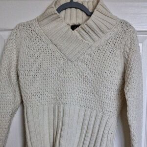 Beretti Knit Cream V-Neck Sweater